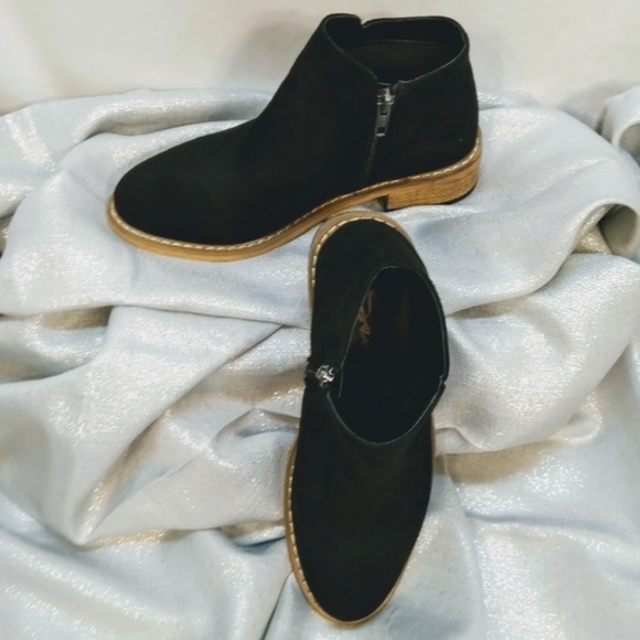 Seven7 Black Booties - Picture 1 of 7